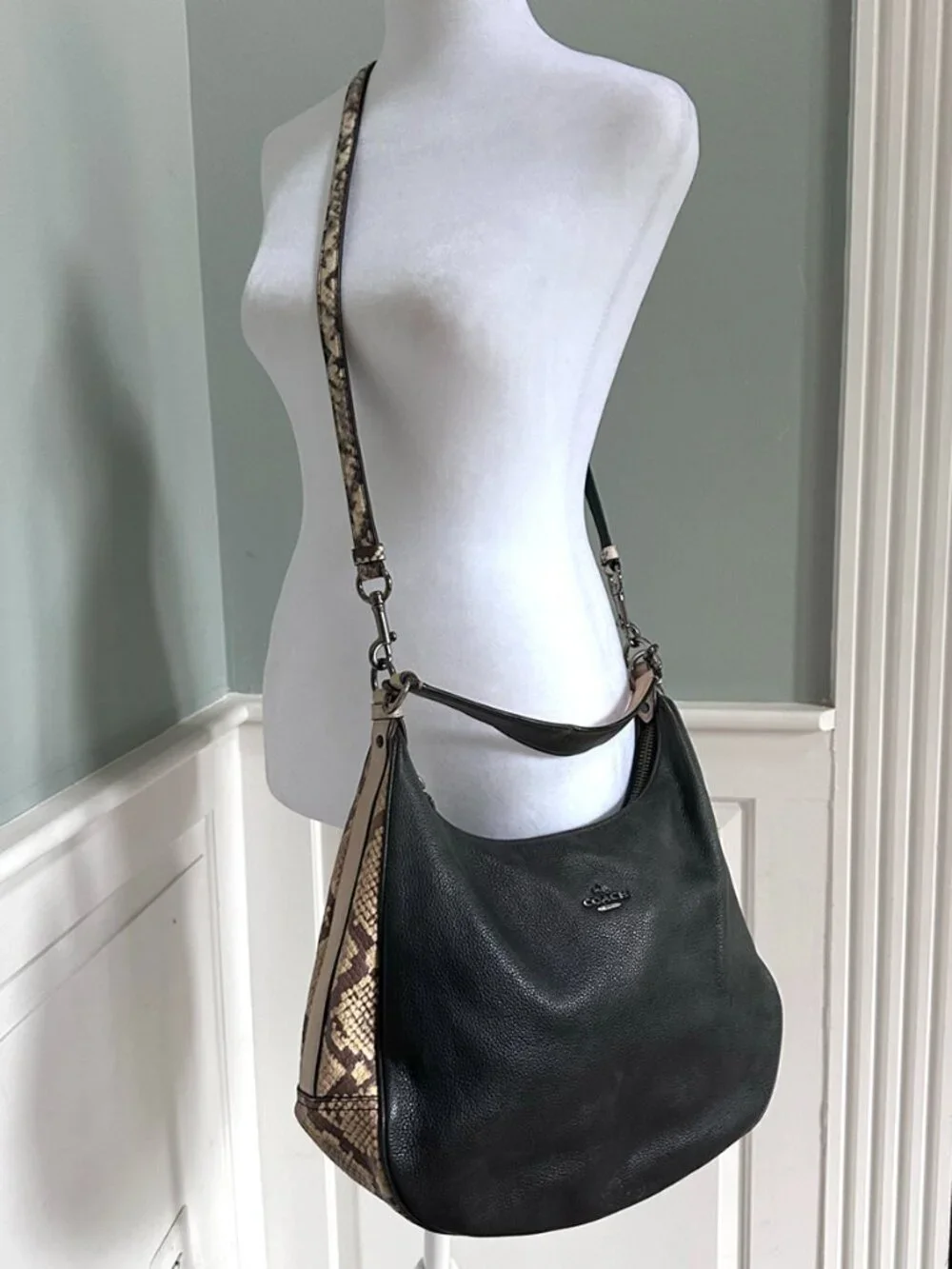 Coach Harley Hobo Crossbody Shoulder Bag Black & Snake Embossed Leather F57503